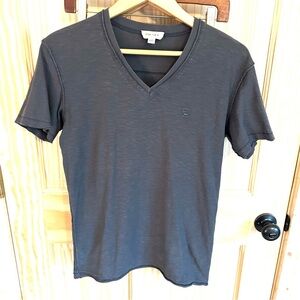 Diesel Gray Women’s V-Neck Tee. Size Medium.